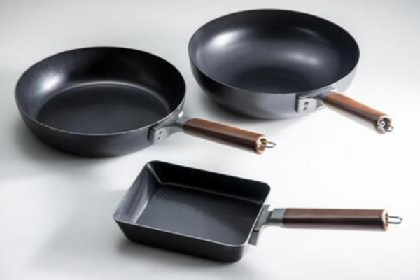 両面エンボス鉄製フライパン3種セット